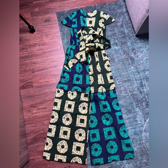 Stylish Green and Blue Jumpsuit Purchase but NEVER WORN!!! - Picture 4 of 4